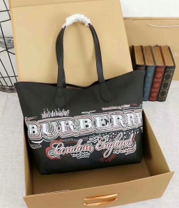 4801 2018款Burberry 顶级原单品质 超轻时尚双面购物袋 涂鸦图案