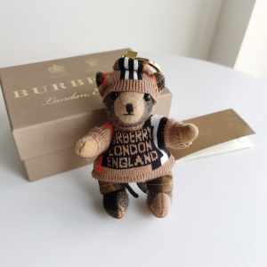 巴宝莉最新款小熊挂件泰迪熊钥匙扣