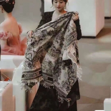 Dior赵丽颖同款毯披面料为澳洲最细腻羊毛